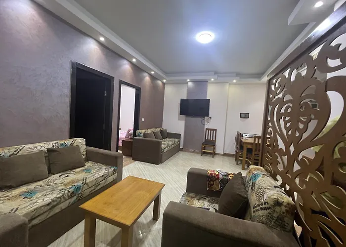 Compound Cecelia הורגהדה