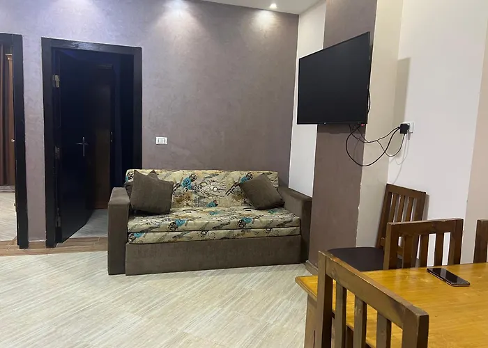 מלון Compound Cecelia הורגהדה