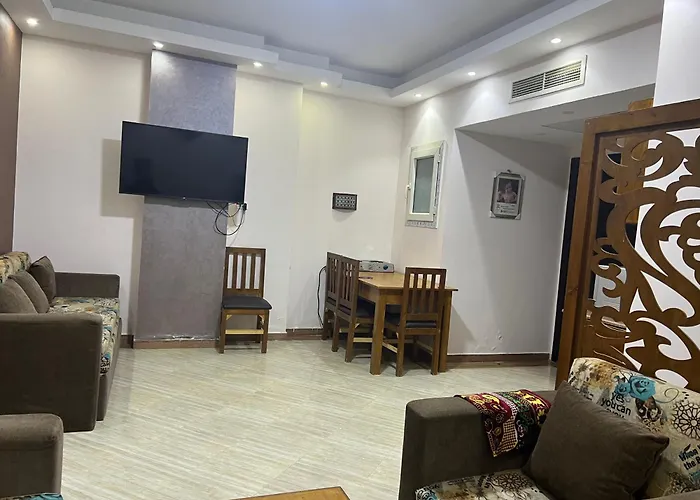 Compound Cecelia הורגהדה